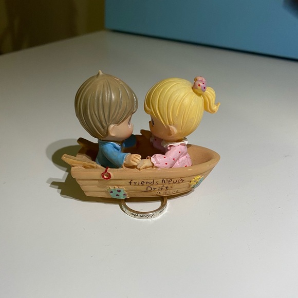 Precious Moment - Friends Never Drift Apart Figure